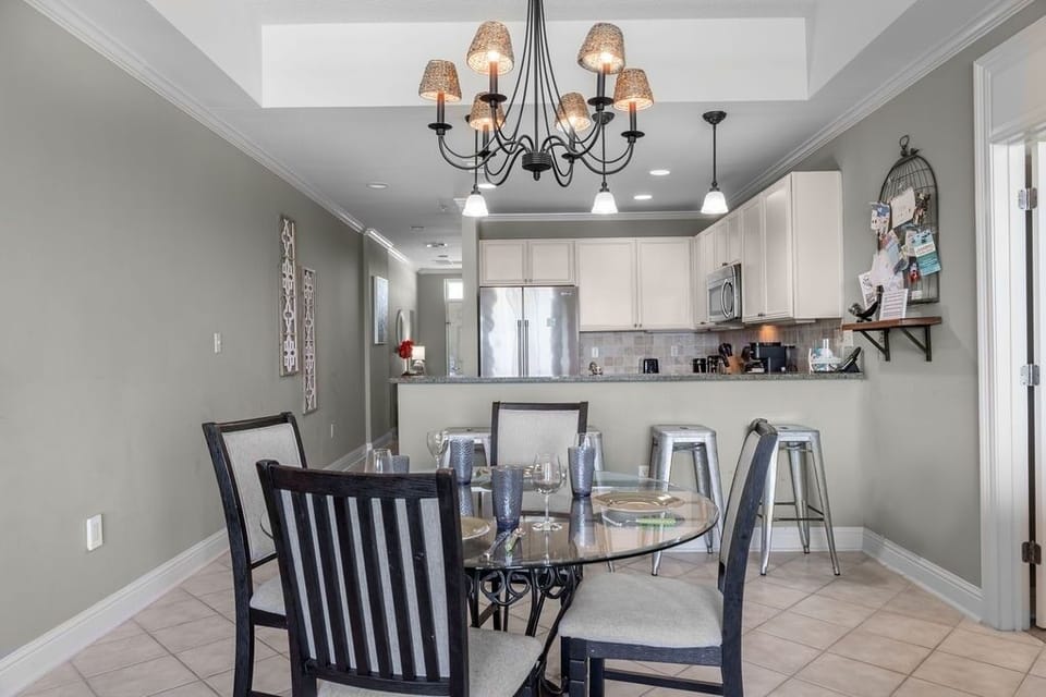 Condo, 2 Bedrooms | Dining