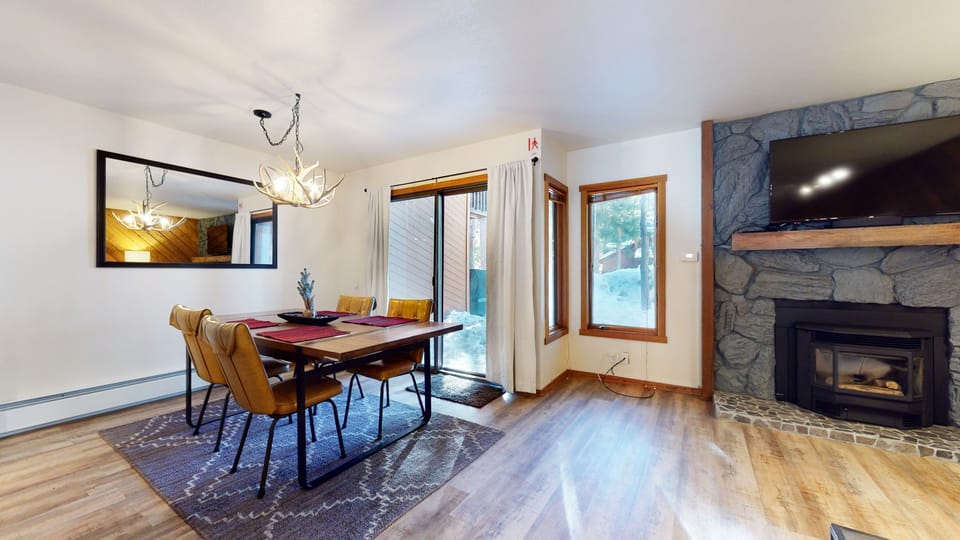 Condo, 1 Bedroom | Dining