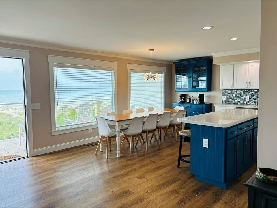 House, 5 Bedrooms | Private kitchen | Fridge, oven, coffee/tea maker, toaster