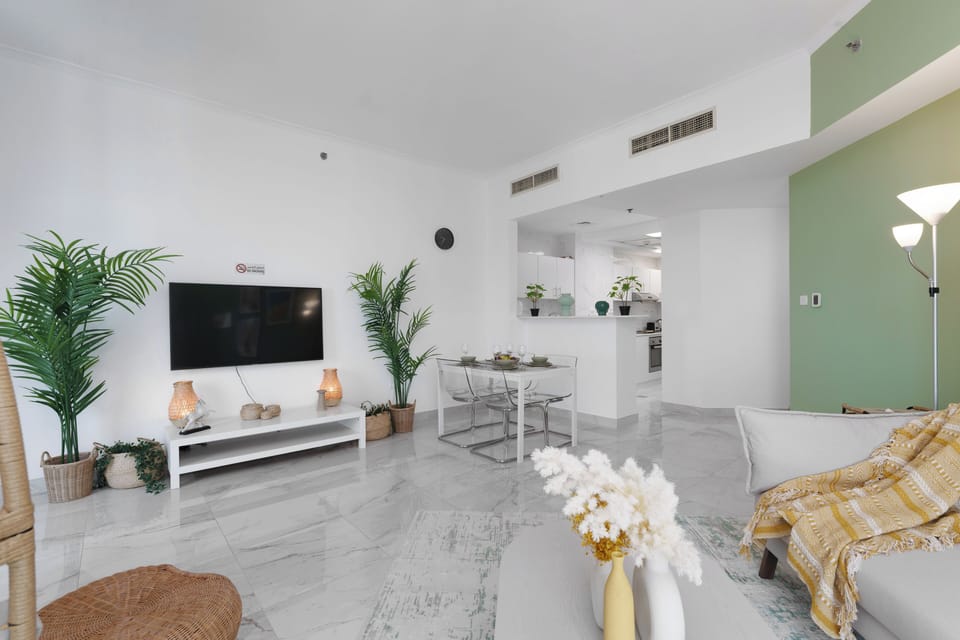 Comfort Apartment | Living area | 32-inch flat-screen TV with cable channels, TV