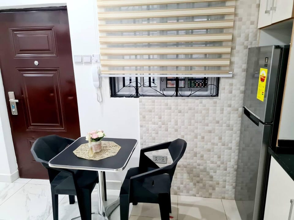 Apartment | Dining