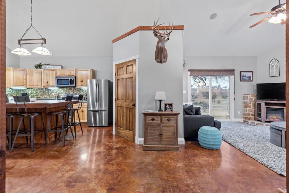 House, 2 Bedrooms | Private kitchen | Coffee/tea maker, fridge, microwave, oven