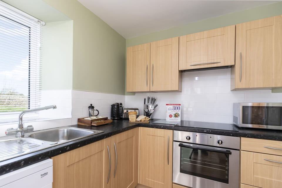 Luxury Cottage, Private Bathroom | Shared kitchen