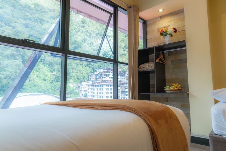 Panoramic Double Room, 1 Queen Bed, Ensuite, Mountain View | Down comforters, pillowtop beds, desk, laptop workspace