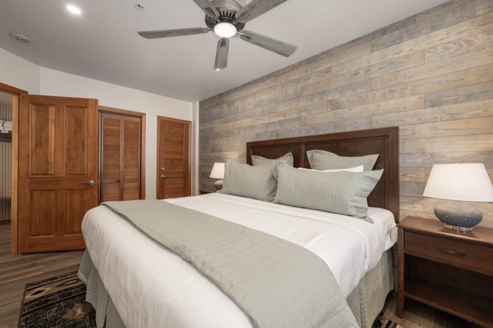 Condo, 2 Bedrooms | 2 bedrooms, iron/ironing board, WiFi (free)