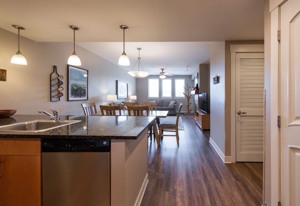 Condo, 2 Bedrooms | Private kitchen | Fridge, oven, coffee/tea maker, toaster