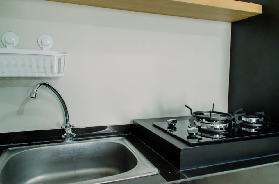 Room | Private kitchen | Fridge, microwave, stovetop, electric kettle