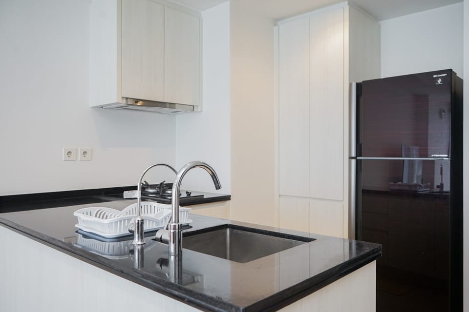 Room | Private kitchen | Fridge, stovetop, cookware/dishes/utensils