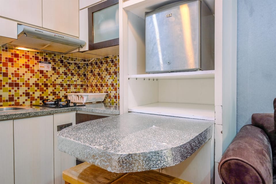 Room | Private kitchen | Fridge, stovetop, cookware/dishes/utensils