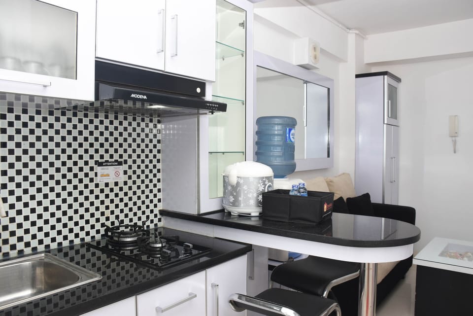 Room | Private kitchen | Fridge, stovetop, electric kettle, cookware/dishes/utensils
