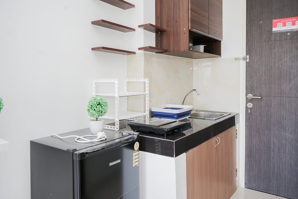 Room | Private kitchen | Fridge, stovetop, cookware/dishes/utensils