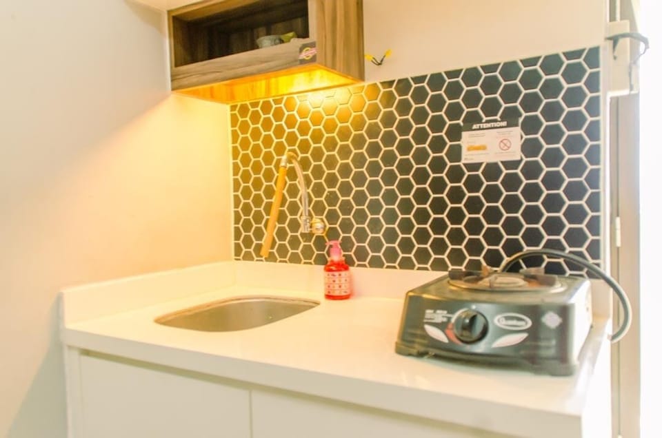 Room | Private kitchen | Fridge, stovetop, electric kettle, cookware/dishes/utensils