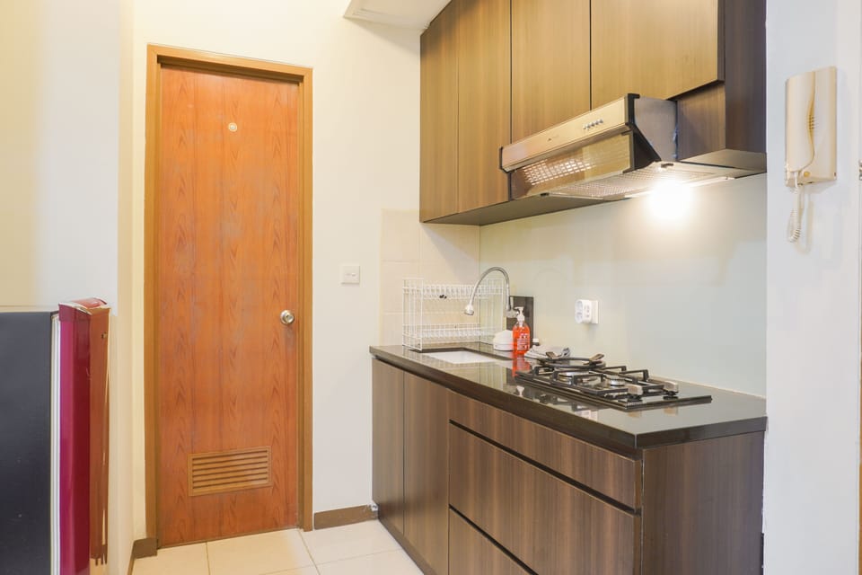 Room | Private kitchen | Fridge, stovetop, cookware/dishes/utensils
