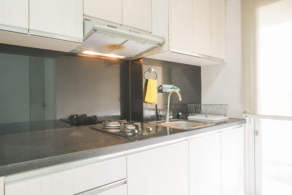 Room | Private kitchen | Fridge, stovetop, cookware/dishes/utensils, dining tables