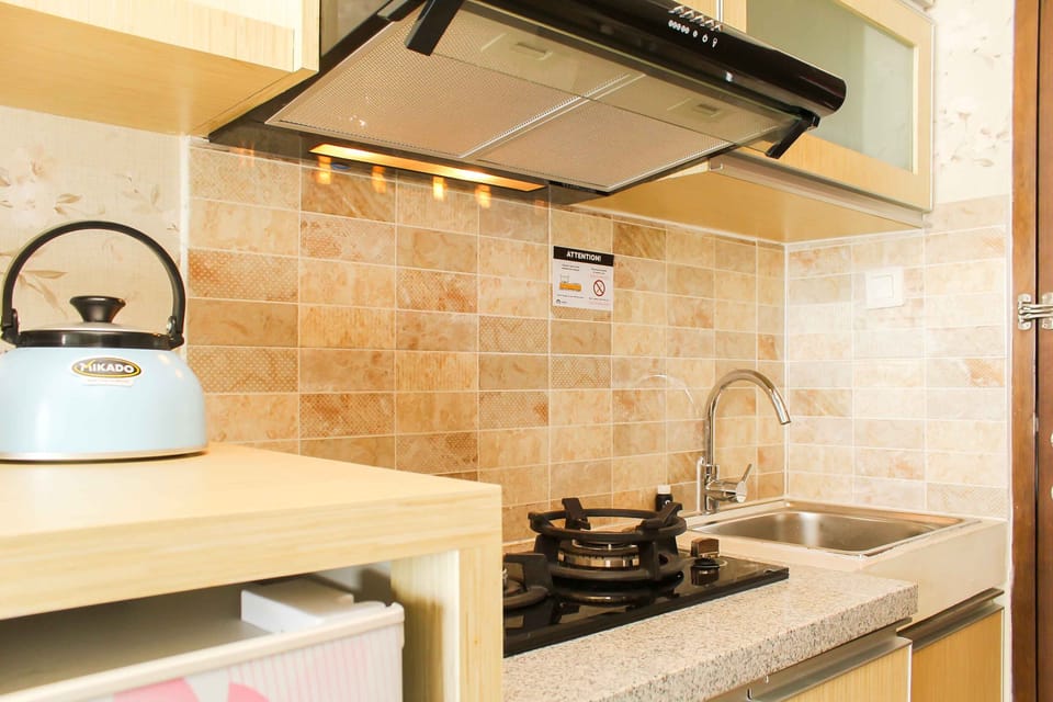 Room | Private kitchen | Fridge, stovetop, cookware/dishes/utensils