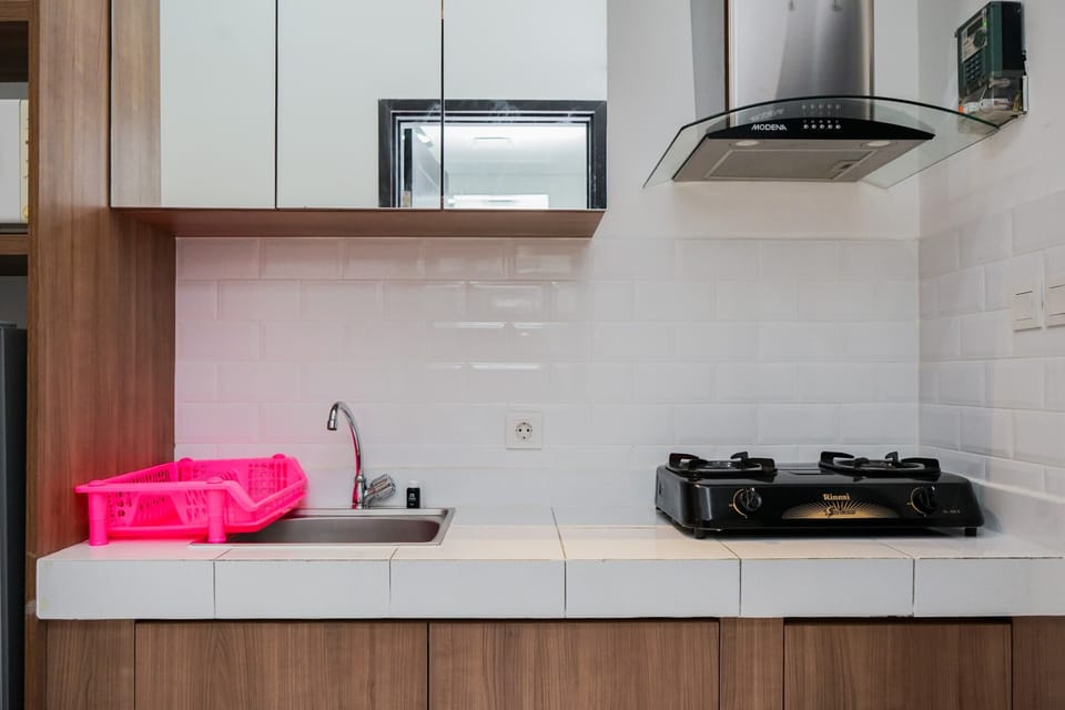 Room | Private kitchen | Fridge, microwave, stovetop, electric kettle