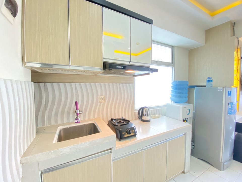 Room | Private kitchen | Fridge, stovetop, cookware/dishes/utensils
