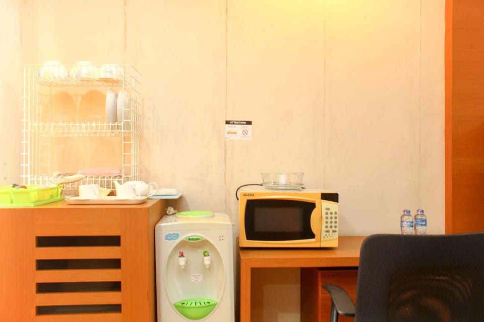 Room | Private kitchen | Fridge, microwave, electric kettle