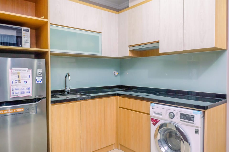Room | Private kitchen | Fridge, stovetop, cookware/dishes/utensils