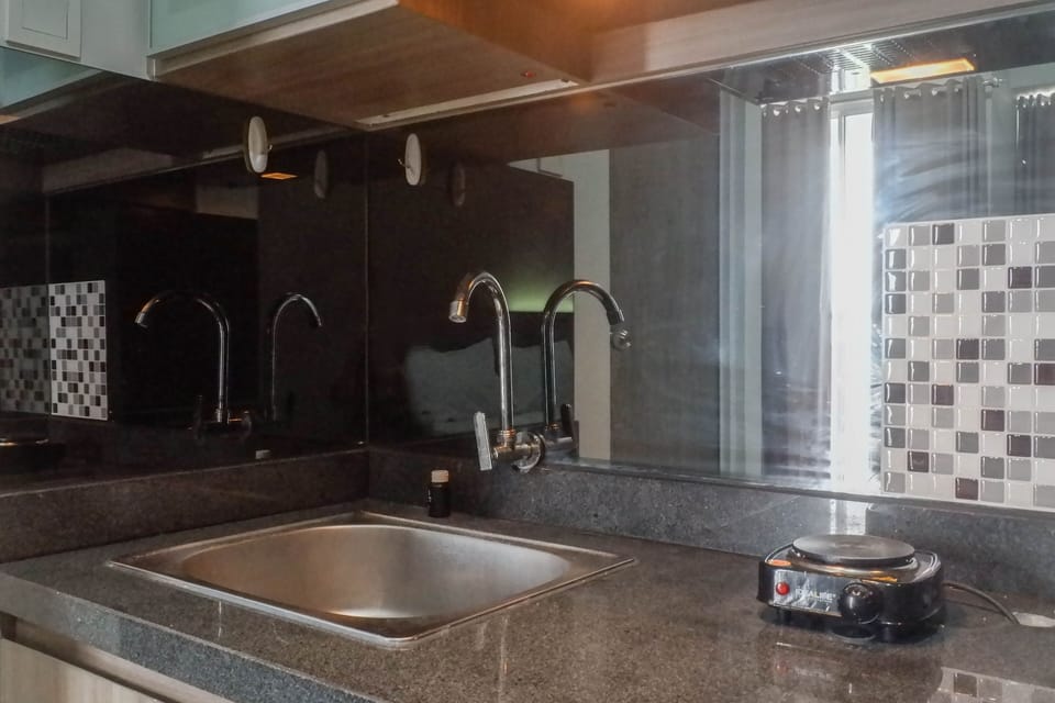 Room | Private kitchen | Fridge, stovetop, cookware/dishes/utensils
