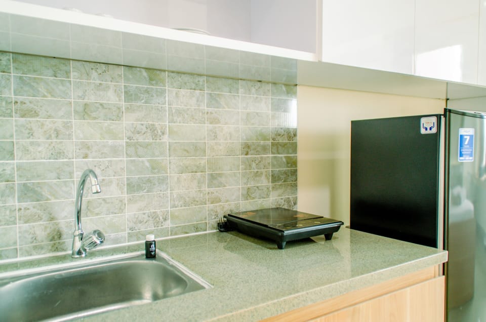 Room | Private kitchen | Fridge, stovetop, electric kettle, cookware/dishes/utensils