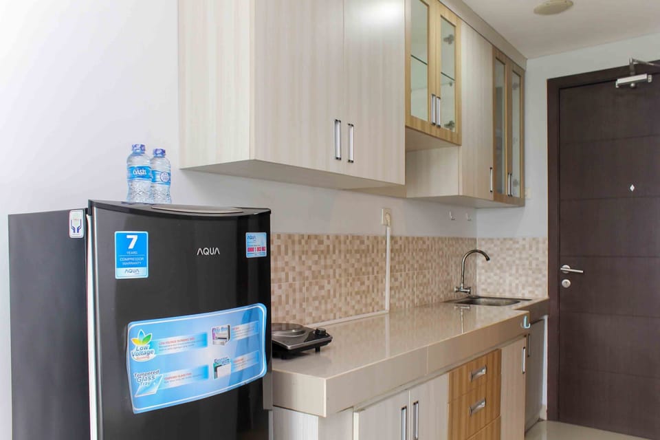 Room | Private kitchen | Fridge, stovetop, cookware/dishes/utensils