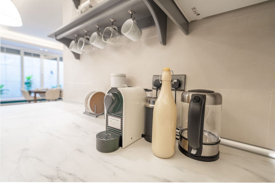 Apartment, 2 Bedrooms | Private kitchen | Fridge, microwave, oven, stovetop