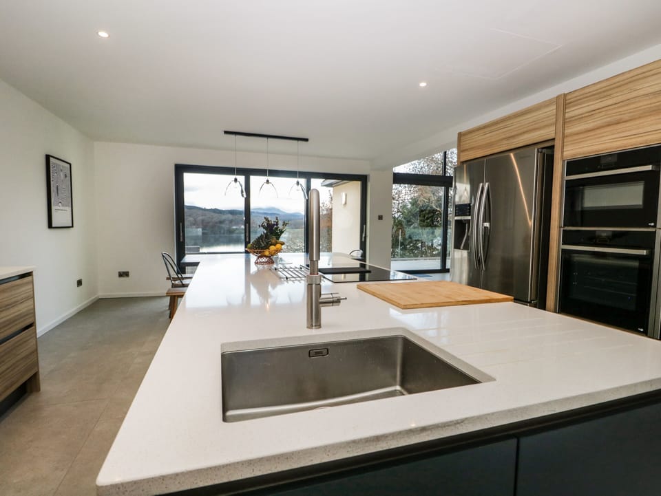 Cottage | Private kitchen | Fridge, microwave, dishwasher, electric kettle