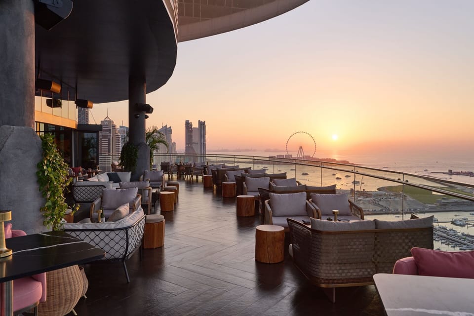 3 restaurants; breakfast, lunch, and dinner served