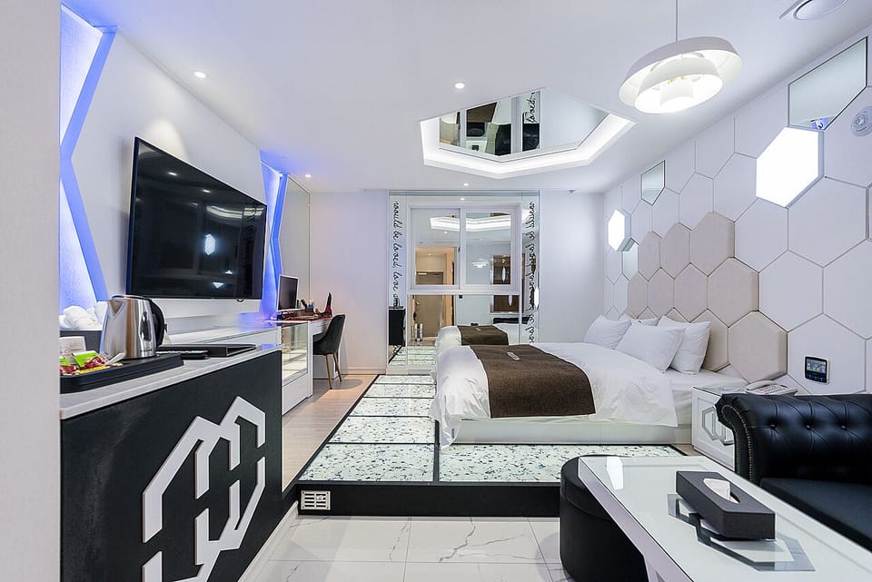 Luxury Room (2F, Self-Check in) | Individually decorated, individually furnished, free WiFi, bed sheets