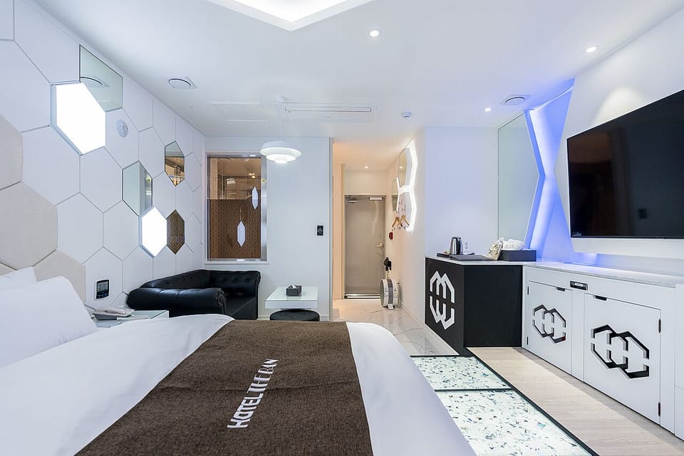 Luxury Room (2F, Self-Check in) | Individually decorated, individually furnished, free WiFi, bed sheets