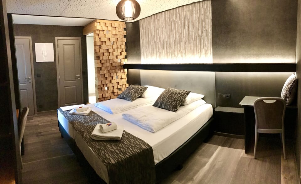 Laptop workspace, free WiFi, bed sheets
