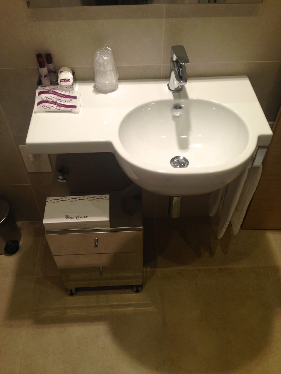 Apartment, 1 Bedroom (4 People) | Bathroom sink