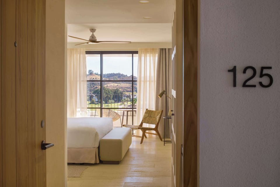 Deluxe Room, Golf View (King Bed) | Premium bedding, down comforters, minibar, in-room safe