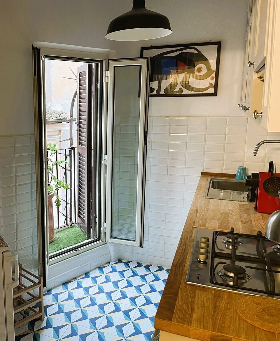 City Apartment | Private kitchen | Fridge, oven, stovetop, electric kettle