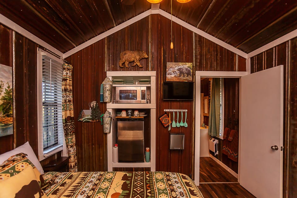 Yeti Cabin | Individually decorated, individually furnished, iron/ironing board