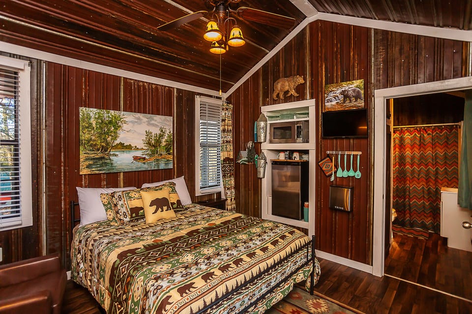 Yeti Cabin | Individually decorated, individually furnished, iron/ironing board