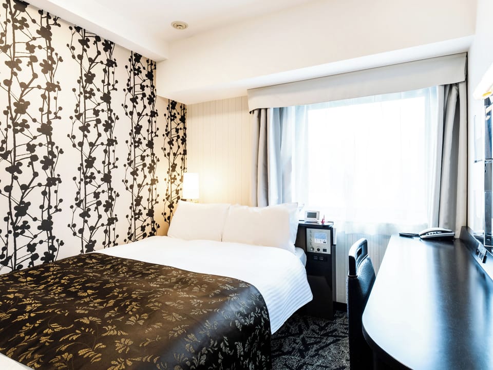 Double Room Non-Smoking | Down comforters, desk, laptop workspace, blackout drapes