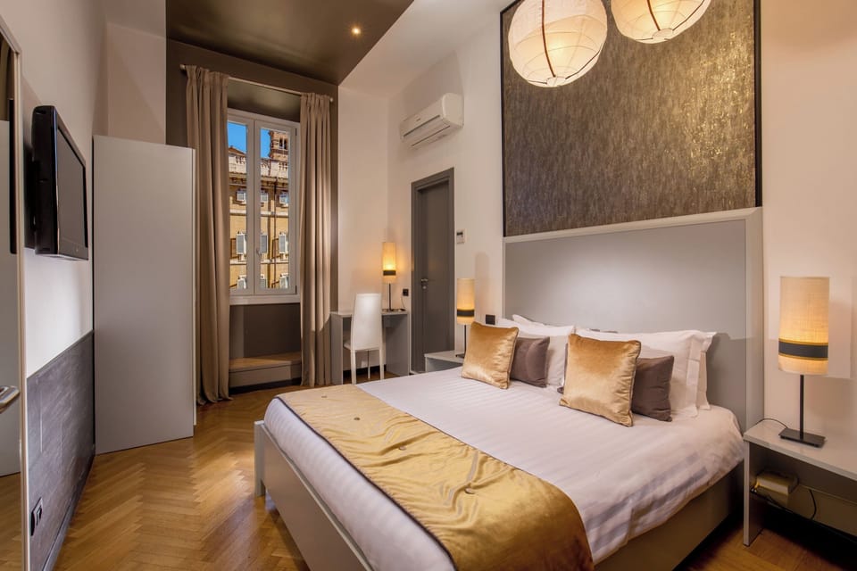 Double Room | In-room safe, desk, free cribs/infant beds, free WiFi