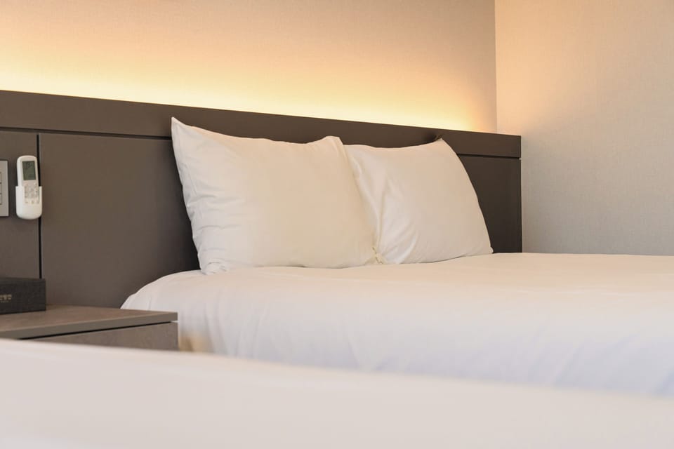 Family Suite | Premium bedding, desk, blackout drapes, WiFi (free)