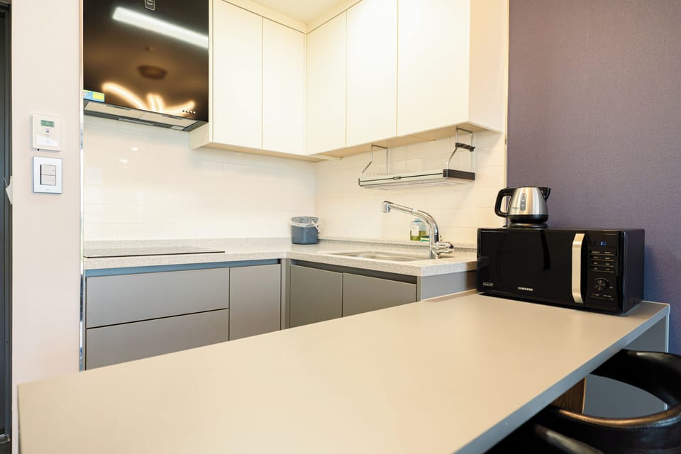 Family Suite | Premium bedding, desk, blackout drapes, WiFi (free)