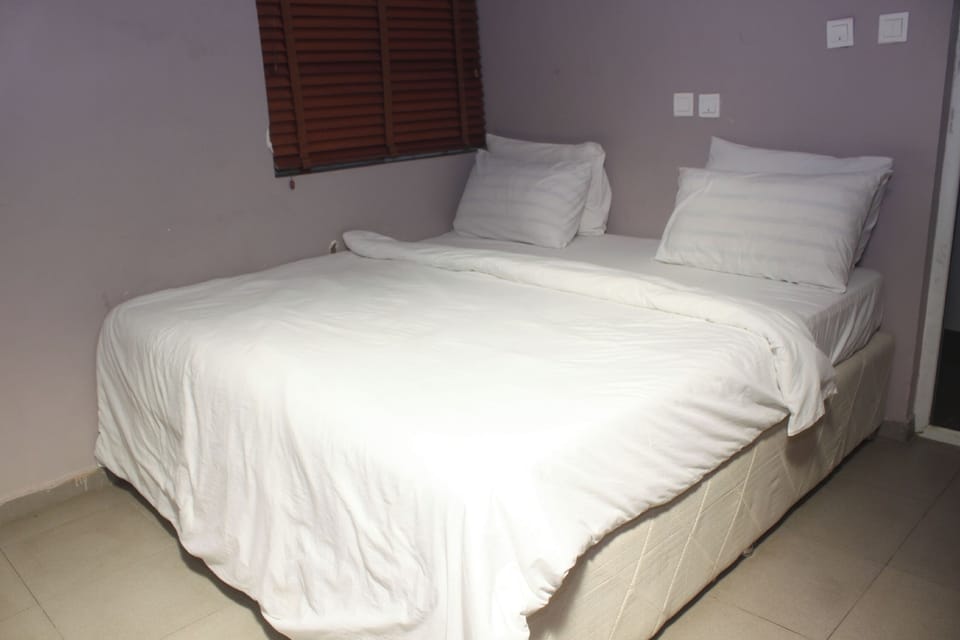 Room, 1 Bedroom, Accessible, Smoking | 1 bedroom, free internet