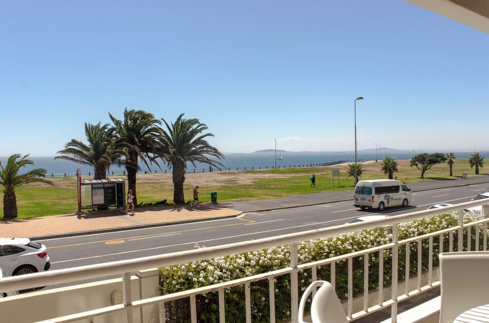 Apartment, 2 Bedrooms, Smoking, Balcony | Property grounds