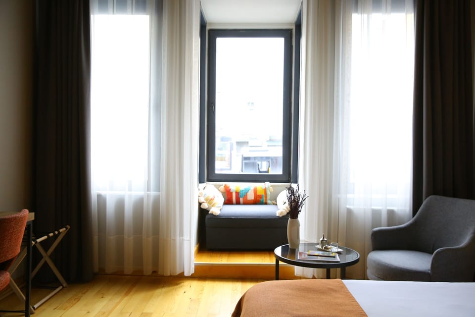 Deluxe Double or Twin Room, Non Smoking | Minibar, in-room safe, desk, laptop workspace