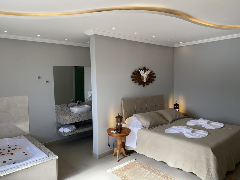 Hypo-allergenic bedding, minibar, free cribs/infant beds, free WiFi