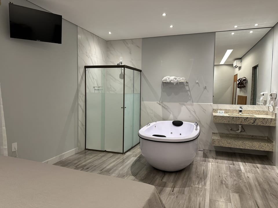 Deluxe Double Room | Minibar, free WiFi, bed sheets