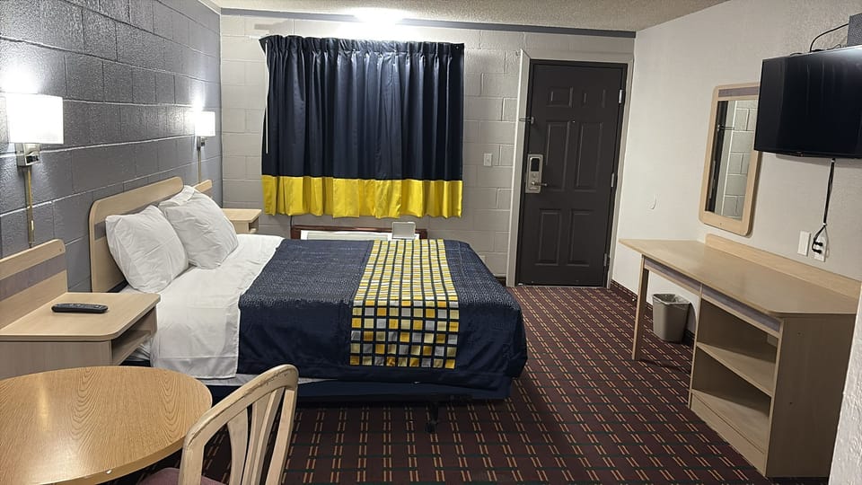 Free WiFi, bed sheets