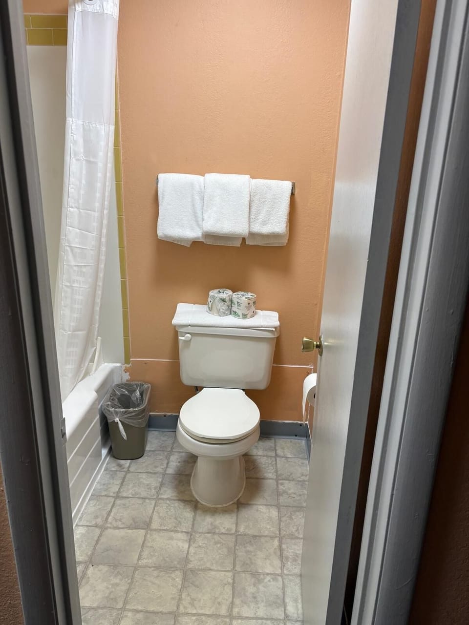 Shower, towels