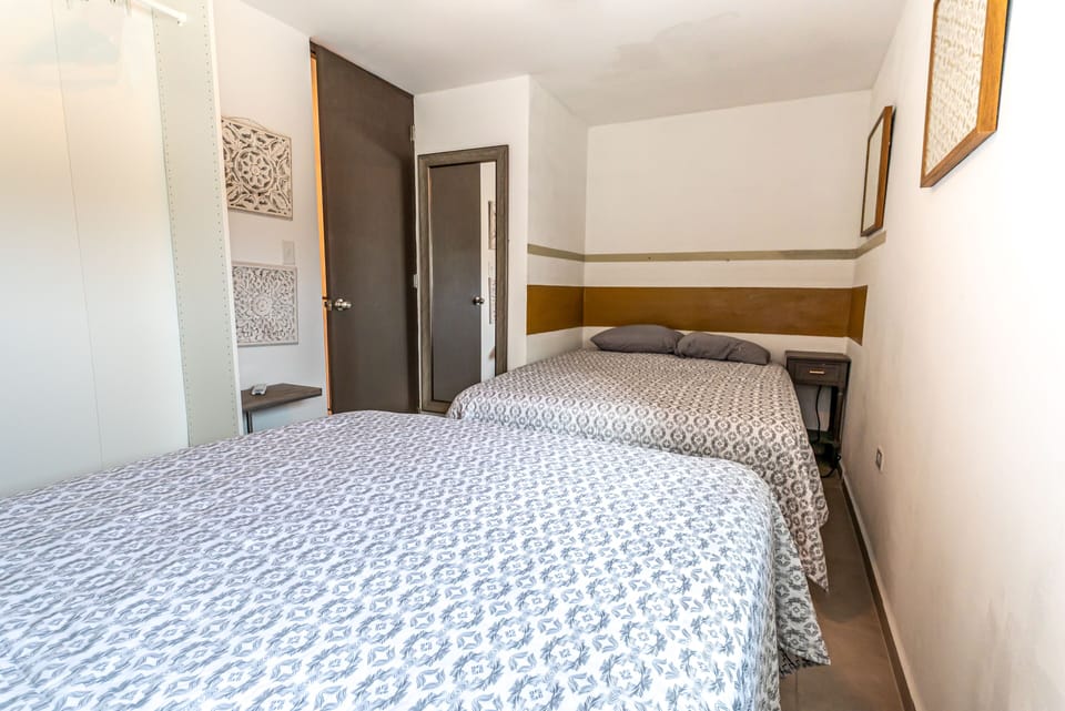 3 bedrooms, WiFi (free), individually furnished, bed sheets
