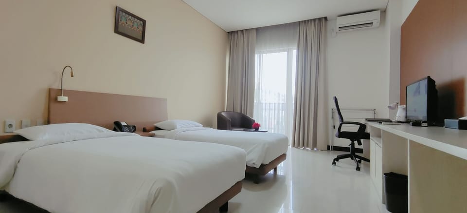 Superior Twin Room, 1 Twin Bed | In-room safe, desk, laptop workspace, blackout drapes